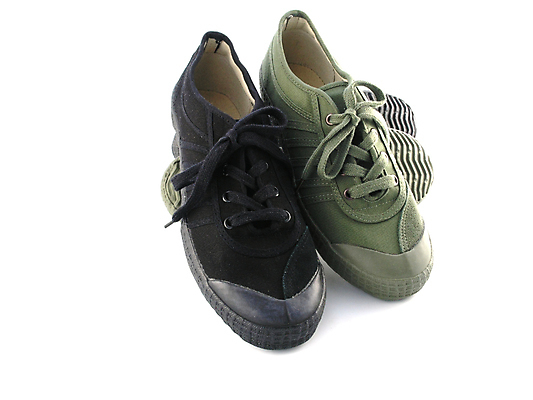 포토 JPG 해외이미지 스포츠 운동화 신발 건강 사람없음 초록색 달리기 조깅 운동 검은색 장비 오브젝트 체육관 캔버스 고무 고립 양발 해외202004 해외포토 컬러 모션 파일형식 이미지허브