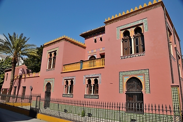 포토 JPG 해외이미지 모양 디자인 벽 비즈니스 건축양식 하늘 아파트 주택 사람없음 야외 건물 금융 파란색 빛 반사 탑 고층빌딩 블록 발코니 스페인 재산 도심 큼 타운 그라나다 안달루시아 해외202004 해외포토 건축물 건축 유럽 컬러 빌딩 경제 도시 크기 파일형식 이미지허브