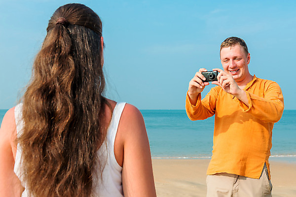 포토 JPG 해외이미지 백인 라이프스타일 커플 여자 남자 행복 바다 여행 포즈 2 가족 자연 남편 휴가 함께함 사랑 미소 사람 성인 야외 두명 물 여름 카메라 사진촬영 기쁨 추위 사진사 셀프 해외202004 해외포토 자연요소 서양인 계절 감정 컨셉 관계 표정 생활 전자제품 촬영 작가 생태계 파일형식 이미지허브