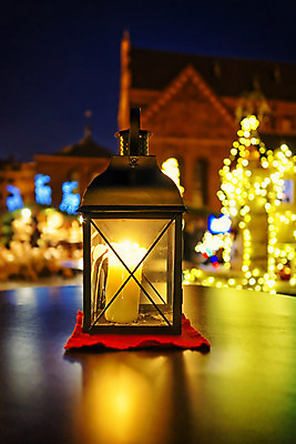 포토 JPG 해외이미지 유럽 기독교 크리스마스 불 휴가 새해 따뜻함 사람없음 빛 크리스마스트리 반사 성당 등불 램프 축하 점 시장 해외202004 해외포토 자연요소 기념일 나라 종교 컨셉 종교건축 조명 파일형식 이미지허브