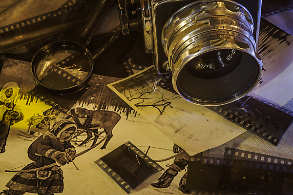 포토 JPG 해외이미지 디자인 백그라운드 탁자 추상 프레임 사람없음 목재 빛 유행 카메라 검은색 장비 수확 골동품 흰색 카세트테이프 클래식 필름 심볼 오브젝트 그림 질감 복고 아날로그 구식 그런지 부정적 소셜네트워크 옛날 스타일 해외202004 해외포토 나무 감정 컬러 가구 컨셉 무늬 농업 재료 전자제품 파일형식 이미지허브