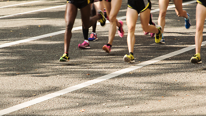 포토 JPG 해외이미지 여자 도로 스포츠 포즈 신발 신체 모션 성공 거리 사람 이벤트 사람없음 야외 달리기 조깅 운동 힘 경쟁 에너지 우승 군중 소프트포커스 속도 땀 근육질 마라톤 달리기선수 양발 해외202004 해외포토 길 컨셉 교통시설 근육 촬영기법 건강 경기 최고 육상스포츠 몸매 육상선수 파일형식 이미지허브