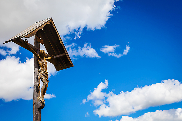 포토 JPG 해외이미지 전통 기독교 종교 조각 백그라운드 컨셉 십자가 하늘 부활절 사람없음 목재 파란색 조각상 갈색 교회 우주 믿음 성경 이탈리아 천주교 수확 기도 죽음 예수 영혼 심볼 복고 신성 희생 고립 귀족 숭배 신앙심 옛날 카피스페이스 해외202004 해외포토 나무 기념일 감정 유럽 컬러 농업 재료 종교용품 조형물 공백 신_종교 파일형식 이미지허브