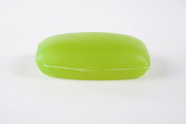 포토 JPG 해외이미지 1 얼굴 백그라운드 가사 사람없음 초록색 빛 위생용품 흰색 바 위생 씻기 수분 비누 악취 고립 고체 위생관리 해외202004 해외포토 컬러 생활용품 관리 신체부위 청결 냄새 파일형식 이미지허브