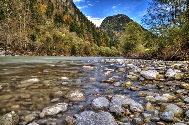 포토 JPG 해외이미지 나무 여행 백그라운드 자연 하늘 산 풍경 사람없음 야외 목재 초록색 물 파란색 강 햇빛 평화 환경 계곡 침묵 봄 젖음 흐름 가을 바위 개울 숲 장면 암초 내추럴 해외202004 해외포토 자연요소 식물 계절 컬러 컨셉 재료 태양 소리 돌_바위 생태계 파일형식 이미지허브