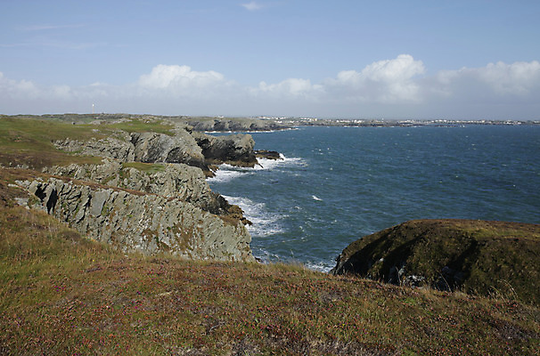 포토 JPG 해외이미지 식물 구름 길 파도 바다 하늘 영국 웨일즈 풍경 사람없음 야외 초록색 물 파란색 여행객 걷기 환경 절벽 만 땅 해외202004 해외포토 자연요소 유럽 컬러 모션 사람 파일형식 이미지허브