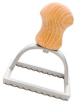 포토 JPG 해외이미지 모양 백그라운드 주방용품 파스타 손잡이 사람없음 목재 세로 금속 이탈리아 흰색 기구 도구 공구 오브젝트 정사각형 우표 고립 라비올리 커터 해외202004 해외포토 도형 나무 유럽 컬러 생활용품 재료 재질 서양음식 파일형식 이미지허브