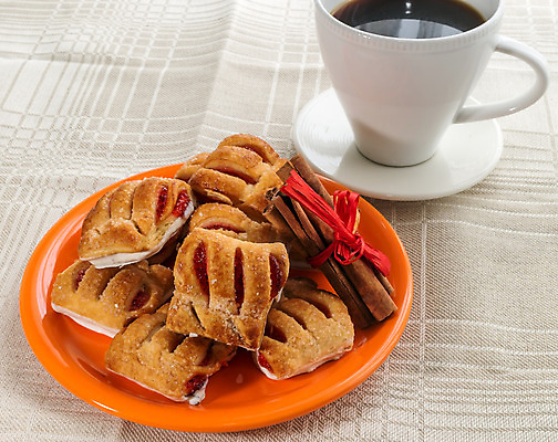 포토 JPG 해외이미지 접시 커피 음료 음식 디저트 사람없음 컵 가로 갈색 노란색 쿠키 초콜릿 침묵 직물 달콤 잼 굽기 확인 냅킨 땅콩 흙더미 해로움 해외202004 해외포토 식기 컬러 컨셉 소리 흙 견과류 소스_음식 맛 구이 파일형식 더미 이미지허브