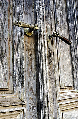 포토 JPG 해외이미지 전통 패턴 열쇠 날씨 출입구 주택 손잡이 사람없음 목재 장식 갈색 문 금속 회색 수확 골동품 시골 구멍 거친 역사 재산 황금 클래식 묘사 시작 잠금 보안 열쇠구멍 놋쇠 사생활 옛날 진짜 해외202004 해외포토 나무 컬러 컨셉 무늬 농업 재료 재질 안전 건물 금융 파일형식 이미지허브