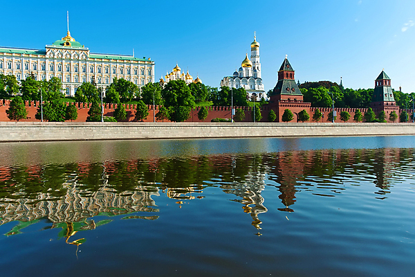 포토 JPG 해외이미지 전통 벽 여행 건축양식 하늘 벽돌 사람없음 야외 건물 빨간색 물 파란색 강 도시풍경 성당 교회 탑 도시 역사 러시아 장면 모스크바 옛날 크렘린궁전 해외202004 해외포토 자연요소 건축물 건축 유럽 컬러 종교건축 풍경 궁전 크렘린 파일형식 이미지허브