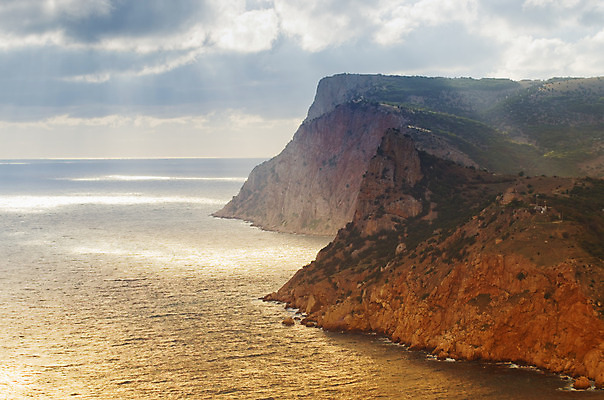 포토 JPG 해외이미지 나무 식물 구름 계절 야생동물 파도 바다 여행 자연 하늘 휴가 산 파노라마 풍경 사람없음 야외 초록색 물 여름 파란색 햇빛 태양 환경 검은색 바위 소나무 만 숲 망토 언덕 그림 휴양지 상록수 석호 우크라이나 수평선 해외202004 해외포토 자연요소 동물 유럽 컬러 촬영기법 장소 돌_바위 생태계 파일형식 이미지허브