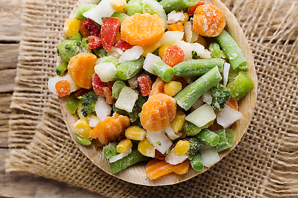 포토 JPG 해외이미지 음식 채소 건강 사람없음 빨간색 초록색 냉동 얼음 침묵 당근 샐러드 추위 자르기 먹기 완두콩 서리 날것 해외202004 해외포토 자연요소 컬러 모션 콩 뿌리채소 소리 파일형식 이미지허브