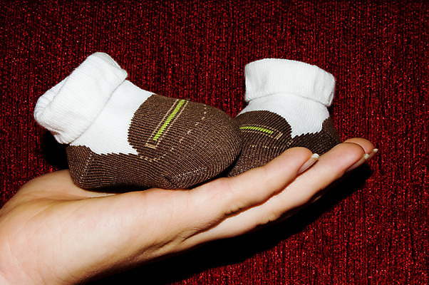 포토 JPG 해외이미지 신발 가족 엄마 부츠 소년 사람없음 아기 생일 해외202004 해외포토 기념일 남자 어린이 관계 사람 파일형식 이미지허브