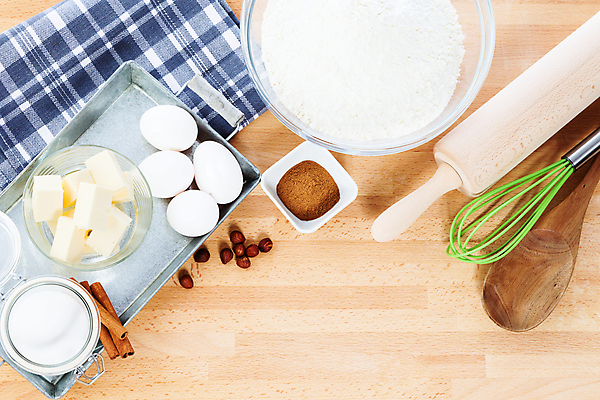 포토 JPG 해외이미지 음식 크리스마스 재료 요리 사람없음 목재 갈색 우주 케이크 주방 계란 숟가락 견과류 흰색 기구 도구 공구 신선 달콤 정상 설탕 밀 굽기 준비 날것 밀가루 레시피 버터 시나몬 개암 해외202004 해외포토 나무 기념일 열매 컬러 디저트 곡류 수저 알 맛 가루 구이 파일형식 이미지허브