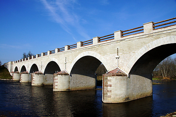포토 JPG 해외이미지 도로 길 선 여행 건축양식 자연 하늘 풍경 사람없음 야외 물 여름 파란색 강 바위 아치 방법 에스토니아 옛날 해외202004 해외포토 자연요소 계절 건축 유럽 컬러 교통시설 돌_바위 생태계 파일형식 이미지허브