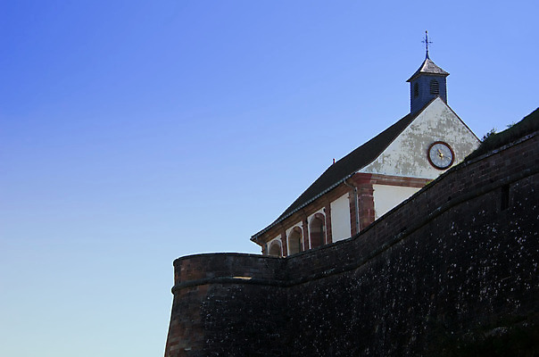 포토 JPG 해외이미지 기독교 종교 벽 십자가 건축양식 사람없음 탑 성 중세 역사 심볼 타운 천연기념물 옛날 해외202004 해외포토 건축물 건축 도시 파일형식 이미지허브