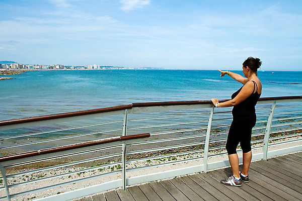 포토 JPG 해외이미지 스포츠 하늘 한명 풍경 물 여름 걷기 산책로 해외202004 해외포토 자연요소 1 계절 길 모션 사람 파일형식 이미지허브