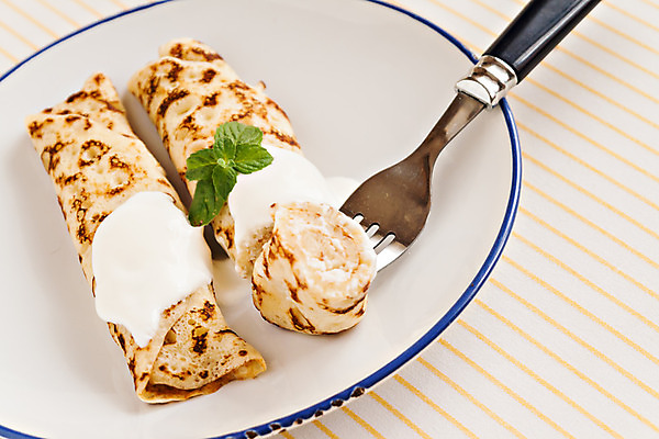 포토 JPG 해외이미지 전통 접시 음식 백그라운드 아침 디저트 치즈 요리 사람없음 식사 저녁식사 튀김 흰색 달콤 맛 아침식사 낟알 설탕 두루마리 민트 크림 시골집 롤 서빙 팬케이크 프랑스어 점심식사 폭식 건포도 러시아인 얇은 핸드메이드 크레이프 해외202004 해외포토 주간 서양인 문자 식기 컬러 컨셉 포도 유제품 주택 케이크 허브 건과일 파일형식 이미지허브