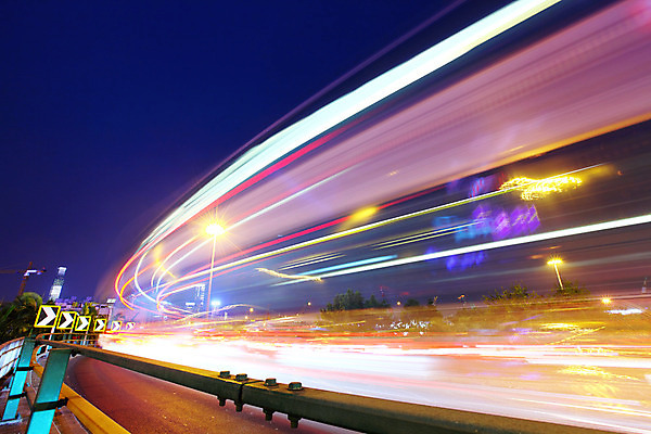 포토 JPG 해외이미지 도로 선 여행 백그라운드 이동 건축양식 교통시설 모션 자동차 거리 버스 프레임 사람없음 건물 파란색 빛 도시풍경 고층빌딩 중국 황혼 산책로 도시 고속도로 도심 야간 소프트포커스 속도 역동적 바쁨 장면 대도시 방법 블러 철강 환각 해외202004 해외포토 자연요소 건축물 건축 아시아 길 육상교통 컬러 교통 컨셉 대중교통 촬영기법 풍경 빌딩 일몰 시설 증상 파일형식 이미지허브