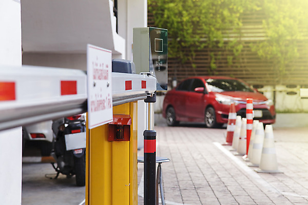 포토 JPG 해외이미지 공원 도로 백그라운드 자동차 출입구 거리 주택 안전 사람없음 건물 장비 도시 주차 입장 사인 보안 대문 상업 제비 그만 방법 자동 자동화 차고 철강 해외202004 해외포토 건축물 공공시설 길 육상교통 교통시설 조류 문 파일형식 이미지허브