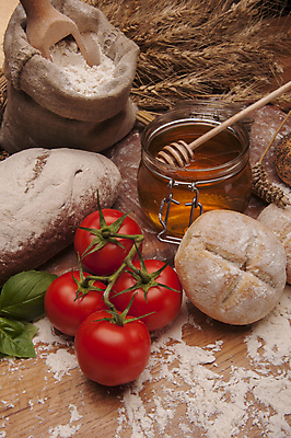포토 JPG 해외이미지 식물 구름 전통 음식 빵 조각 백그라운드 다이어트 채소 과일 자연 탁자 하늘 아침 치즈 건조 파스타 건강 옥수수 씨앗 사람없음 목재 파란색 빛 갈색 주방 식사 빵집 맛 아침식사 상품 굽기 향수 준비 유기농 심플 밀가루 꿀 덩어리 작살 호밀 귀리 해외202004 해외포토 주간 자연요소 나무 웰빙 컬러 가구 컨셉 재료 유제품 곡류 서양음식 상점 화장품 가루 구이 생태계 파일형식 이미지허브