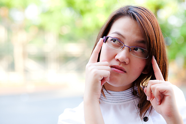 포토 JPG 해외이미지 모델 1 손 응시 드레스 여자 행복 아시아 안경 얼굴 포즈 백그라운드 비즈니스 손가락 태국 성공 휴식 아이디어 건강 한명 사람 동양인 성인 사무실 유행 검은색 흰색 마음 업무 달콤 내추럴 심각 해외202004 해외포토 시선 잡화 옷 감정 나라 컬러 컨셉 인종 신체부위 작업 맛 파일형식 이미지허브