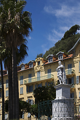 포토 JPG 해외이미지 유럽 여행 사람없음 조각상 프랑스 지중해 만족 해외202004 해외포토 감정 나라 바다 조형물 파일형식 이미지허브