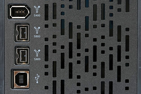 포토 JPG 해외이미지 디자인 백그라운드 추상 사람없음 야외 가로 컴퓨터 검은색 자료 장비 플러그 USB 심볼 묘사 수납 해외202004 해외포토 컬러 무늬 전자제품 파일형식 이미지허브