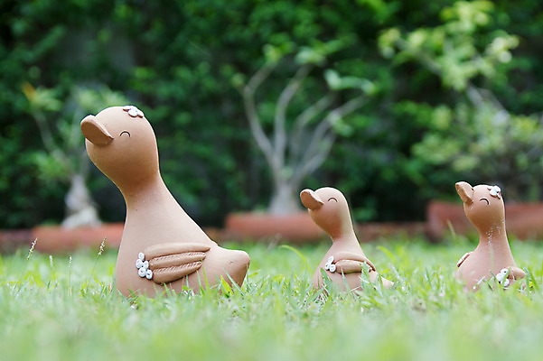 포토 JPG 해외이미지 딸 행복 아들 얼굴 어린이 인형 백그라운드 가족 엄마 오리 사랑 웃음 사람없음 장식 초록색 장난감 조각상 정원 아기 시원함 오브젝트 점토 핸드메이드 해외202004 해외포토 감정 컬러 관계 조류 표정 사람 신체부위 조형물 파일형식 이미지허브