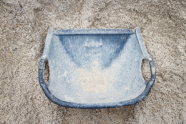 포토 JPG 해외이미지 식물 모래 자연 노동자 손바닥 사람없음 야외 금속 건설현장 공구 업무 삽 양동이 시멘트 뒤뜰 콘크리트 해외202004 해외포토 직업 손 재질 건설업 도구 작업 생태계 파일형식 이미지허브