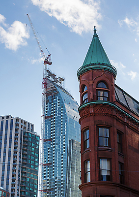 포토 JPG 해외이미지 외관 캐나다 곡선 비즈니스 건축양식 창문 유리 하늘 벽돌 사람없음 건물 빨간색 파란색 도시풍경 사무실 반사 탑 고층빌딩 도시 재산 도심 큼 기중기 상업 대도시 첨탑 토론토 해외202004 해외포토 건축물 건축 선 컬러 북아메리카 재질 풍경 빌딩 금융 중장비 크기 파일형식 이미지허브
