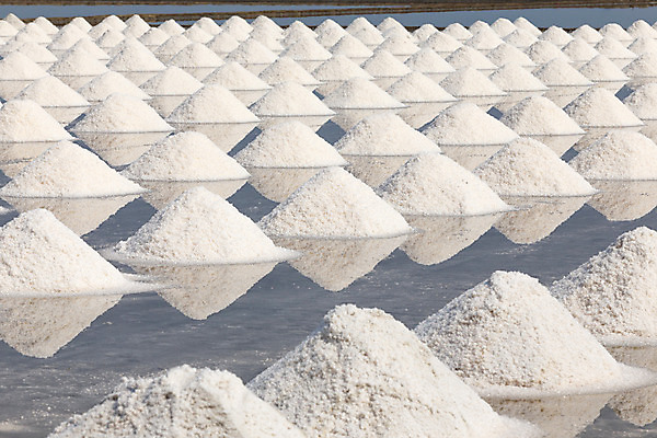 포토 JPG 해외이미지 전통 산업 아시아 문화 지구 음식 바다 조각 백그라운드 패턴 밭 농업 재료 공장 태국 자연 건조 사람없음 야외 물 태양 농장 반사 쌓기 맑음 흙 수확 흰색 연못 제조 크리스탈 땅 당구 향신료 질감 소금 먼지 점토 지역 흙더미 땅바닥 절임 줄서기 짠맛 해외202004 해외포토 자연요소 나라 컬러 무늬 공업 모션 날씨 바닥 구기 맛 광석 생태계 향미료 파일형식 더미 이미지허브