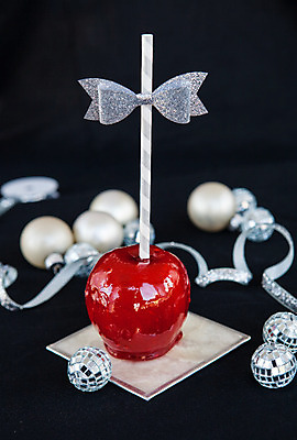 포토 JPG 해외이미지 리본 음식 크리스마스 과일 휴가 디저트 사탕 사람없음 장식 빨간색 세로 컬러풀 축제 줄무늬 장식볼 수확 시골 달콤 은색 사과 활 레시피 노엘 핸드메이드 해외202004 해외포토 기념일 컬러 무늬 농업 맛 파일형식 이미지허브