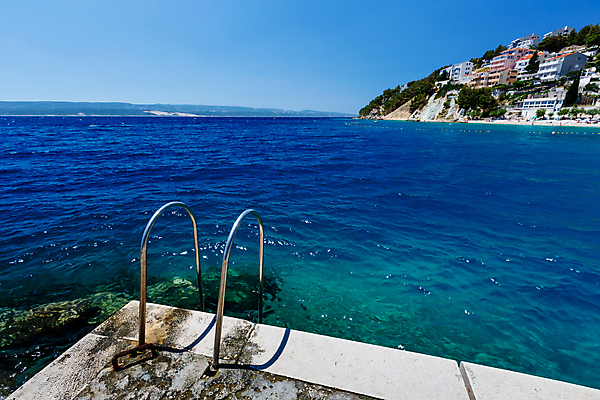 포토 JPG 해외이미지 유럽 바다 여행 하늘색 백그라운드 사다리 자연 하늘 휴가 휴식 주택 풍경 사람없음 초록색 물 여름 파란색 계단 금속 맑음 침묵 기쁨 자유 시골 만 투명 보트 지중해 그림 에메랄드 크로아티아 다리찢기 석호 달마시안 발칸반도 터키석 파라다이스 해외202004 해외포토 자연요소 계절 감정 나라 컬러 컨셉 배_교통 모션 재질 날씨 건물 소리 도구 개 보석 생태계 파일형식 이미지허브