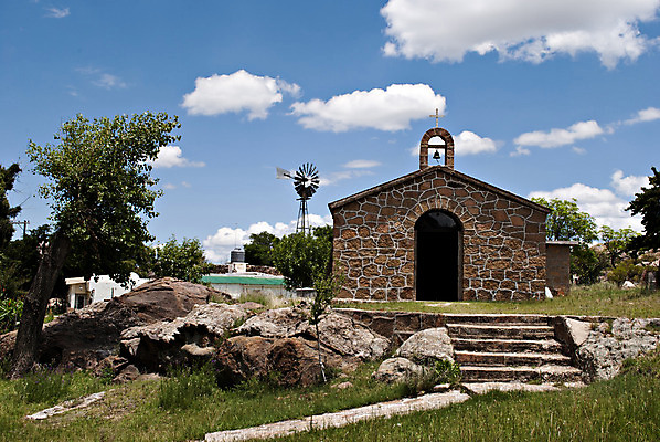 포토 JPG 해외이미지 나무 구름 기독교 종교 십자가 밭 하늘 벽돌 풍경 사람없음 종 남아메리카 종탑 아르헨티나 방앗간 숭배 신앙심 해외202004 해외포토 자연요소 식물 농업 아메리카 탑 파일형식 이미지허브
