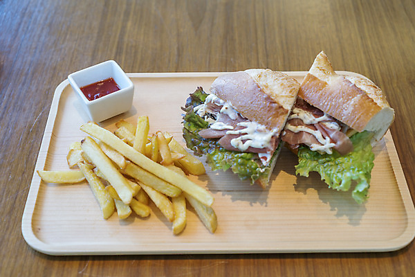 포토 JPG 해외이미지 전통 음식 빵 백그라운드 치즈 샌드위치 요리 사람없음 계란 식사 저녁식사 우유 튀김 프랑스 감자튀김 흰색 뜨거움 그릴 아침식사 굽기 만취 스위스 속도 햄 토스트 프랑스어 점심식사 몬테카를로 해외202004 해외포토 문자 유럽 컬러 주방용품 유제품 감자 육류 알 구이 모나코 술취함 파일형식 이미지허브