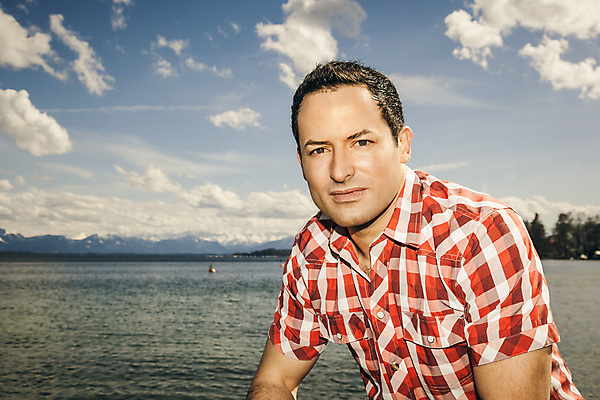 포토 JPG 해외이미지 1 라이프스타일 공원 남자 호수 컨셉 벤치 자연 하늘 휴가 휴식 한명 미소 사람 앉기 풍경 성인 야외 여름 파란색 태양 평화 검은색 침묵 기쁨 자유 가을 도시 정상 명상 단절 무료 해외202004 해외포토 자연요소 계절 공공시설 감정 컬러 의자 모션 표정 생활 소리 생태계 파일형식 이미지허브