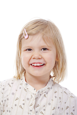 포토 JPG 해외이미지 백인 손 응시 어린이 한명 사람 금발 흰색 고립 해외202004 해외포토 서양인 1 헤어스타일 시선 컬러 신체부위 파일형식 이미지허브