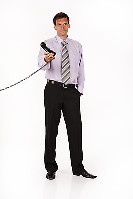 포토 JPG 해외이미지 백인 1 남자 얼굴 포즈 백그라운드 신발 셔츠 비즈니스 사업가 통신 넥타이 말하기 대화 한명 사람 정장 세로 스마트폰 사무실 고립 해외202004 해외포토 서양인 직업 잡화 옷 상의 모션 신체부위 핸드폰 스마트기기 파일형식 이미지허브