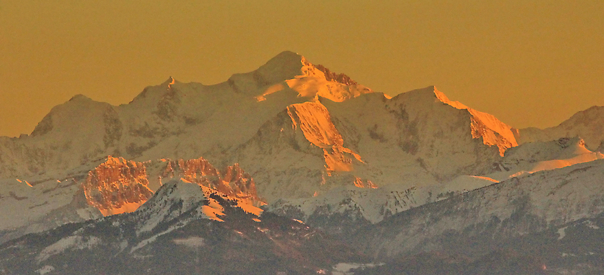포토 JPG 해외이미지 여행 겨울 자연 하늘 휴가 스키 산 파노라마 풍경 사람없음 야외 파란색 빛 햇빛 태양 맑음 냉동 얼음 침묵 추위 흰색 오스트리아 저녁 오두막 휴양지 빙하 알프스 장면 북쪽 절정 해외202004 해외포토 자연요소 계절 유럽 컬러 날씨 겨울스포츠 촬영기법 소리 장소 야간 방향 생태계 파일형식 이미지허브