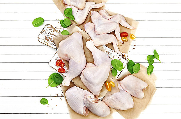 포토 JPG 해외이미지 동물 음식 백그라운드 날개 토마토 재료 탁자 육류 요리 사람없음 목재 세트 농장 치킨 흰색 신선 엉덩이 가슴 자르기 허브 날것 모음 시금치 바질 고립 생식 암탉 카피스페이스 해외202004 해외포토 나무 식물 컬러 가구 농업 채소 식재료 모션 한글 신체부위 공백 닭 암컷 닭고기요리 파일형식 이미지허브