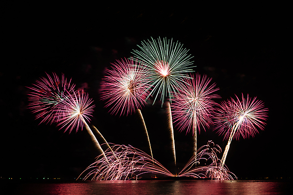 포토 JPG 해외이미지 기념일 행복 백그라운드 크리스마스 하늘 불 추상 휴가 불꽃 새로움 폭죽 이벤트 사람없음 빨간색 빛 컬러풀 파티 축제 어둠 축하 야간 폭발 연도 광 카운트다운 해외202004 해외포토 자연요소 감정 컬러 컨셉 무늬 파일형식 이미지허브