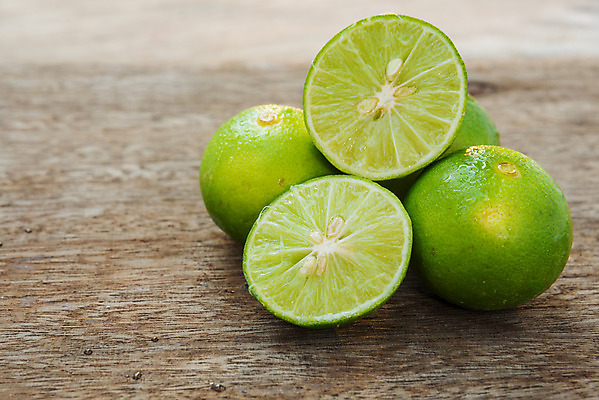 포토 JPG 해외이미지 음료 음식 조각 백그라운드 과일 재료 탁자 귤 건강 사람없음 목재 초록색 노란색 주스 신선 그룹 레몬 민트 라임 내추럴 모히토 숙성 해외202004 해외포토 나무 컬러 가구 칵테일 허브 파일형식 이미지허브