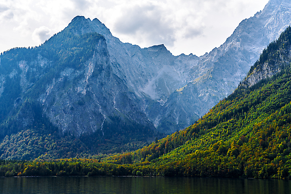포토 JPG 해외이미지 공원 호수 여행 하늘색 자연 하늘 산 파노라마 풍경 사람없음 초록색 물 여름 파란색 햇빛 반사 환경 계곡 맑음 침묵 등산 거울 오스트리아 숲 스위스 빙하 알프스 산악지대 생태학 웅장함 전국 절정 정확 해외202004 해외포토 자연요소 계절 공공시설 교육 유럽 컬러 컨셉 날씨 촬영기법 태양 소리 트래킹 생태계 파일형식 이미지허브