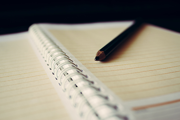 포토 JPG 해외이미지 디자인 교육 종이 백그라운드 비즈니스 학교 벽지 탁자 아이디어 미술 사람없음 책 파란색 사무실 연필 노란색 우주 다이어리 검은색 쪽지 공책 공백 수확 흰색 기록 업무 오픈 그리기 메시지 정상 스케치 책상 그림 질감 문서 복고 페이지 시트 조언 해외202004 해외포토 컬러 가구 컨셉 농업 모션 문화예술 문구용품 학용품 필기구 사무용품 작업 파일형식 이미지허브