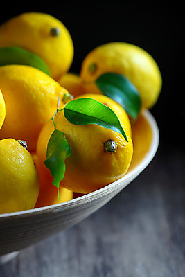 포토 JPG 해외이미지 음료 음식 농업 다이어트 과일 재료 디저트 귤 건강 요리 사람없음 목재 초록색 여름 반사 갈색 노란색 바구니 검은색 주스 신선 원형 양념 달콤 먹기 레몬 레모네이드 유기농 날것 라임 흙더미 내추럴 고립 숙성 해외202004 해외포토 도형 나무 웰빙 계절 산업 컬러 모션 흙 맛 에이드 파일형식 더미 이미지허브