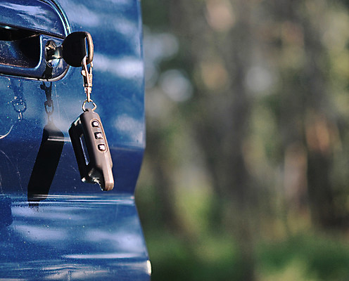 포토 JPG 해외이미지 자동차 열쇠 손잡이 사람없음 야외 빛 문 장비 오픈 구멍 잠금 보안 광택 문고리 시스템 멀리 자동 해외202004 해외포토 육상교통 안전 파일형식 이미지허브