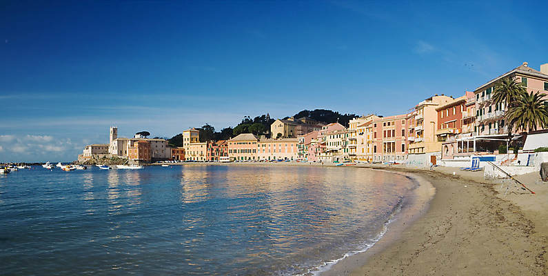 포토 JPG 해외이미지 모래 파도 바다 여행 건축양식 휴가 주택 파노라마 풍경 사람없음 야외 물 여름 파란색 햇빛 반사 이탈리아 산책로 도시 만 보트 지중해 타운 해외202004 해외포토 자연요소 계절 건축 유럽 길 컬러 배_교통 촬영기법 건물 태양 파일형식 이미지허브