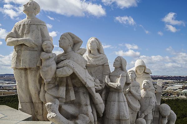 포토 JPG 해외이미지 손 기독교 종교 컨셉 관계 천사 함께함 창조 미술 사람없음 조각상 탑 검은색 성경 희망 터치 천주교 종 도움 영혼 스페인 구출 클래식 닫기 연결 집중 승진 돌봄 르네상스 마드리드 신앙심 헬프 해외202004 해외포토 건축물 감정 유럽 컬러 종교용품 모션 문화예술 신체부위 조형물 파일형식 이미지허브