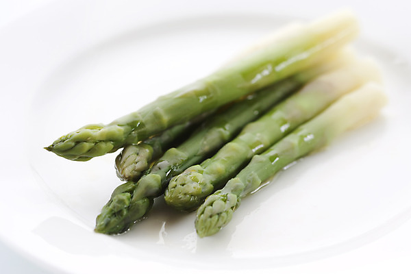 포토 JPG 해외이미지 식물 접시 계절 음식 포크 다이어트 채소 유리 요리 사람없음 옆모습 초록색 노란색 새싹 요식업 식사 저녁식사 봄 흰색 신선 맛 농부 상품 수증기 허브 유기농 올리브 생물학 아스파라거스 날것 레시피 끓이기 삶기 식품점 채식주의자 디톡스 해외202004 해외포토 직업 식기 웰빙 교육 열매 산업 뷰포인트 컬러 컨셉 모션 재질 건강 상점 채식 파일형식 이미지허브